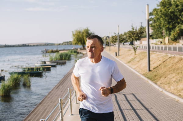 Люди стареют не равномерно, а в 44 и 60 - ученые Стэнфордского университета Люди стареют не равномерно, а в 44 и 60 - ученые Стэнфордского университета