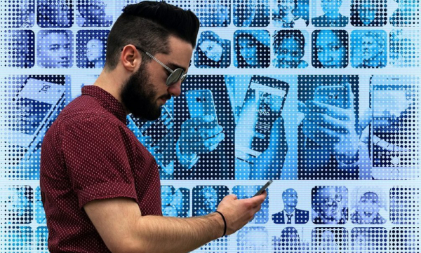 Окей, Google: в Android-смартфонах нашли приложение для слежки за пользователями Окей, Google: в Android-смартфонах нашли приложение для слежки за пользователями